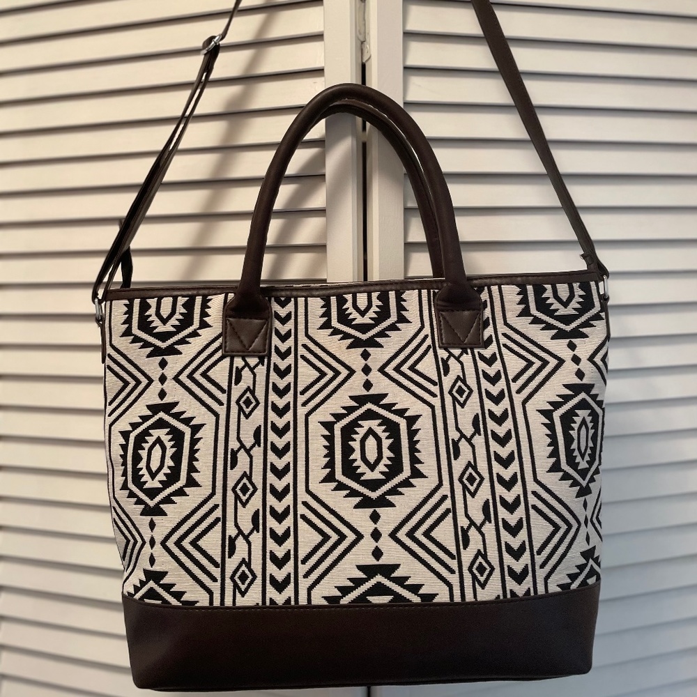 Odyssey Tote bag from Trades of Hope - pre-loved - Picture 2 of 10